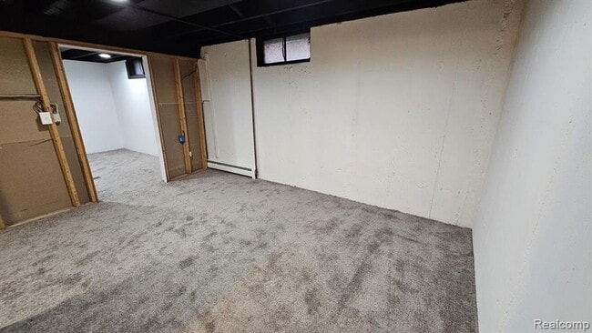 Building Photo - Beautifully Updated 3-Bedroom Home with Finished Basement & Spacious Backyard in Prime Royal Oak ...