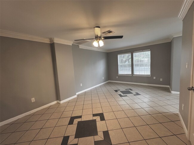 Building Photo - 2110 Turner Dr