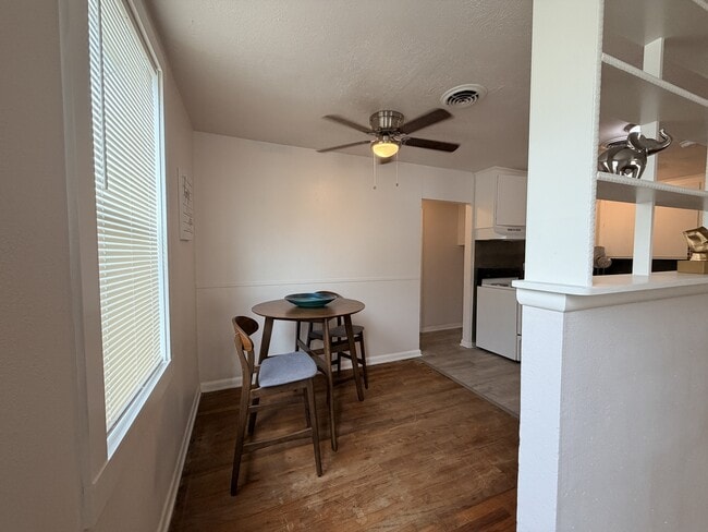 Building Photo - 3918 Harris Dr