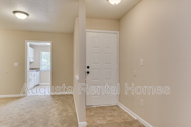 Building Photo - 3510 Woodlake Rd