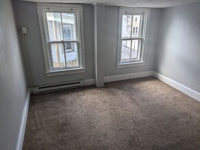 Building Photo - 2BR with backyard in Penbrook!