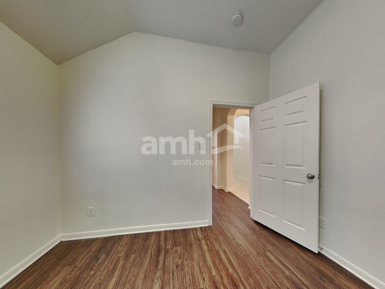 Building Photo - 17823 Trophy Deer Ct