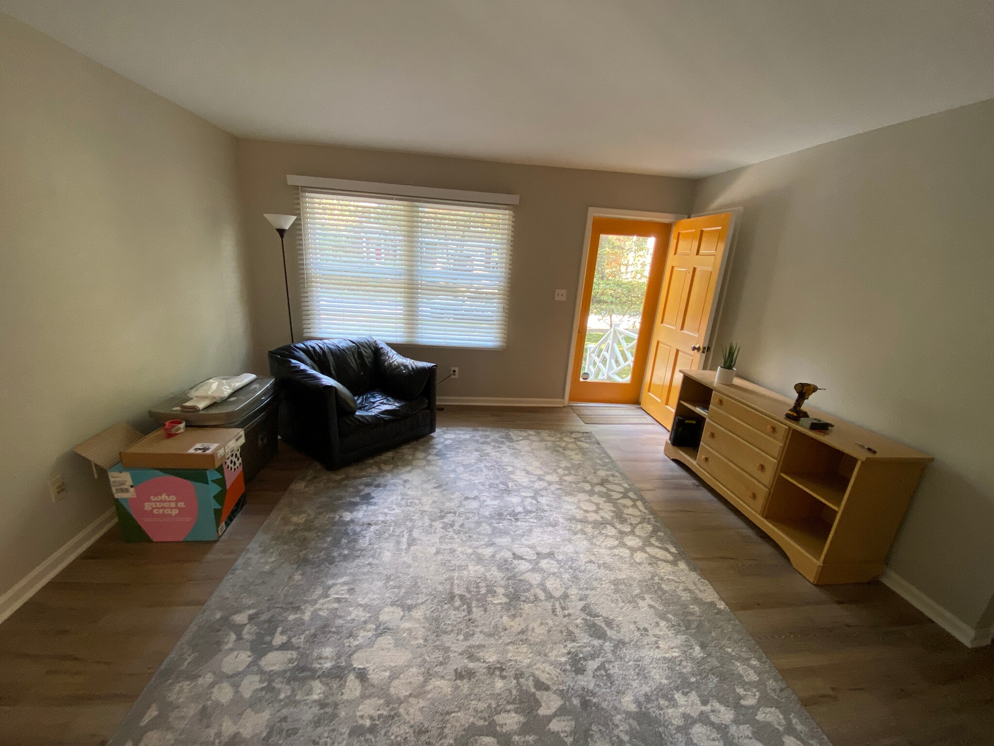 Building Photo - Room in House on Old Farm Rd