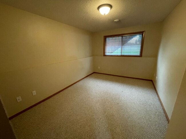 Building Photo - Pet-Friendly 3 Bed Twin Home with Patio & Garage