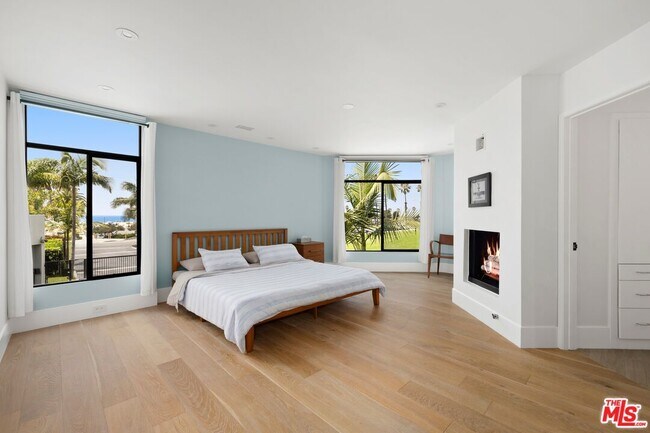 Building Photo - 43 Sea Colony Dr