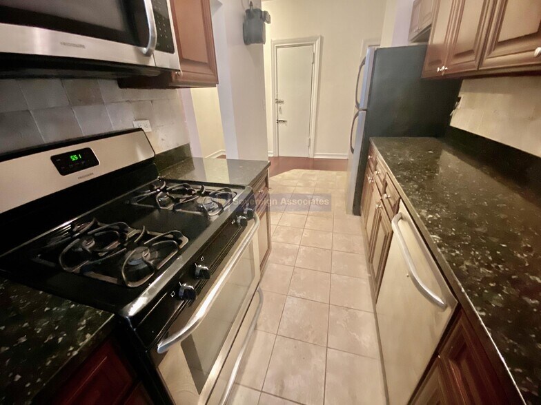 Building Photo - 250 Fort Washington Ave