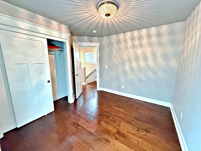 Building Photo - 1707 SW Moss St