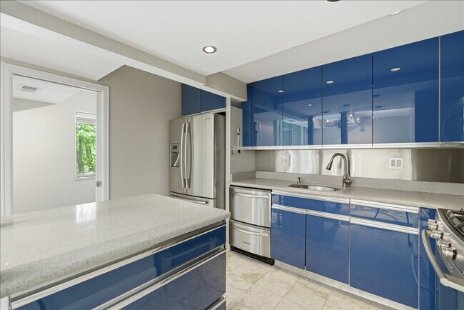 Building Photo - Contemporary 1BR / 1BA Condo in Reston – Utilities Included!