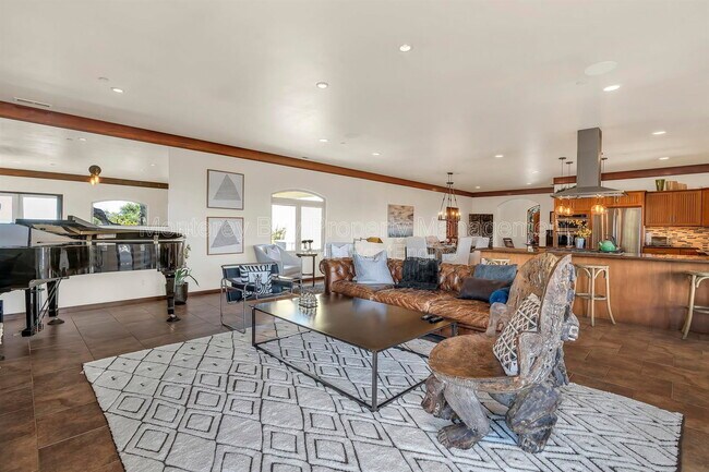 Building Photo - 287 Laureles Grade
