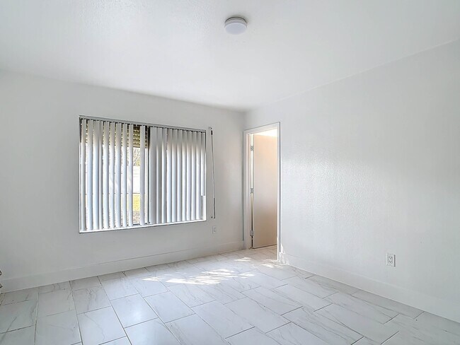Building Photo - 4487 Pocatella Ave