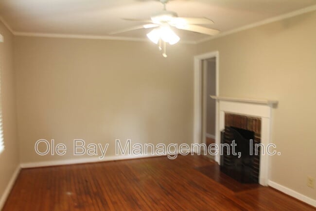 Building Photo - 2454 Richard Ave