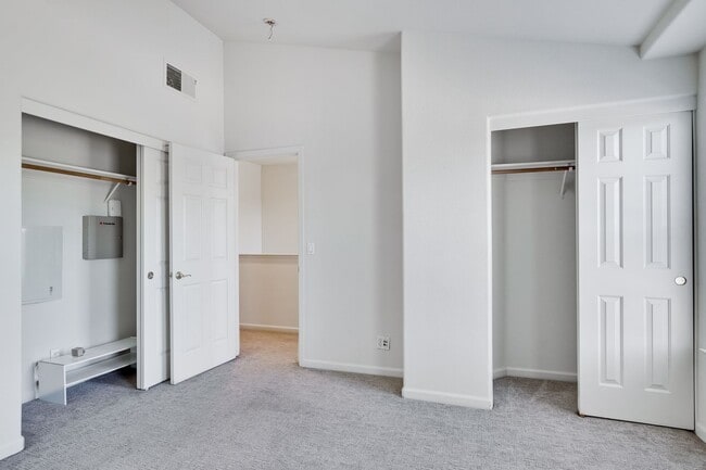 Building Photo - 3013 Goodacre Ct