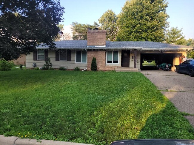 Building Photo - 10131 Girard Ave S