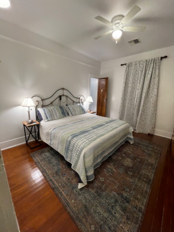 Building Photo - 2004 Royal St