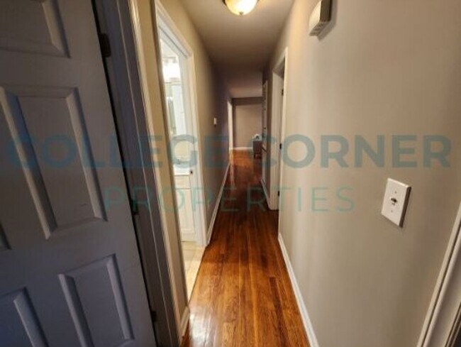 Building Photo - 1212 Brookwood Dr