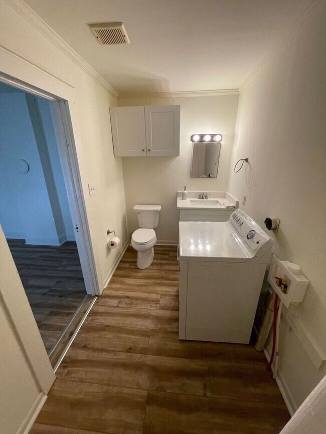 Building Photo - 2 BR / 1 BA Renovated Home for Rent in Gas...