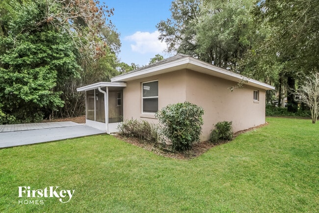 Building Photo - 31111 Oakmont Ave