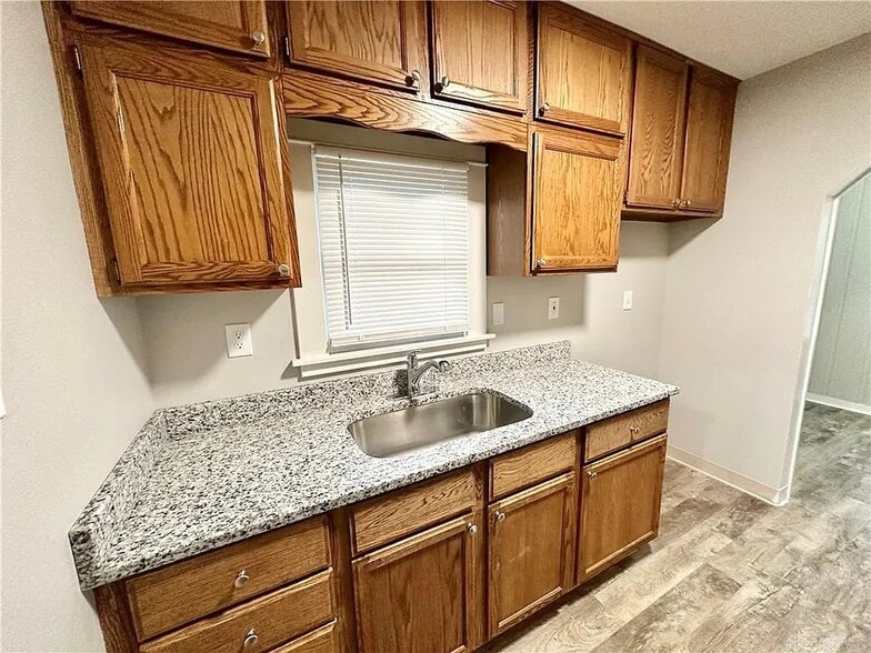 Building Photo - 30 Brighton St