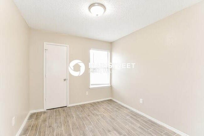 Building Photo - 3 Bedroom Pet-Friendly Home in Balch Springs, TX with Main Street Renewal
