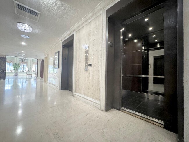 Building Photo - 600 Three Islands Boulevard