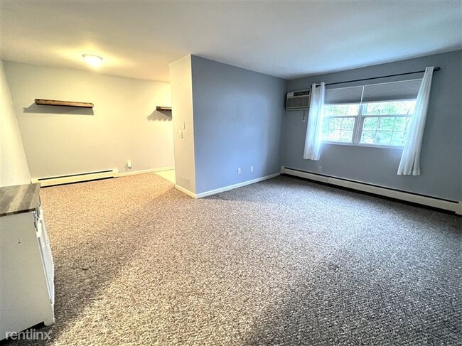 Building Photo - 6 Venice St