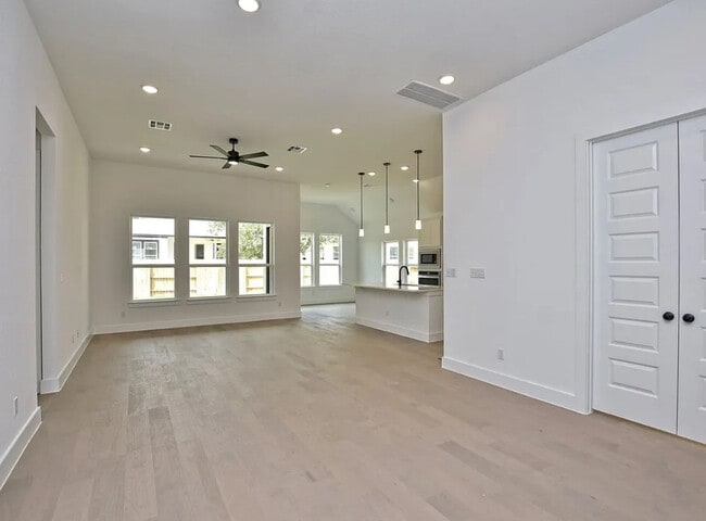 Building Photo - 2233 Nates Pl