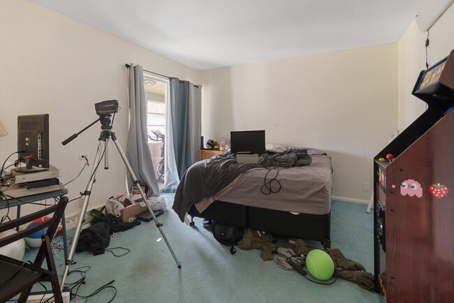 Building Photo - 4105 Riverview Dr