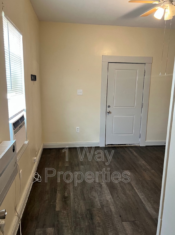 Building Photo - 7409 4th St