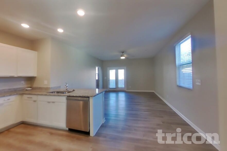 Building Photo - 338 Victory Cir