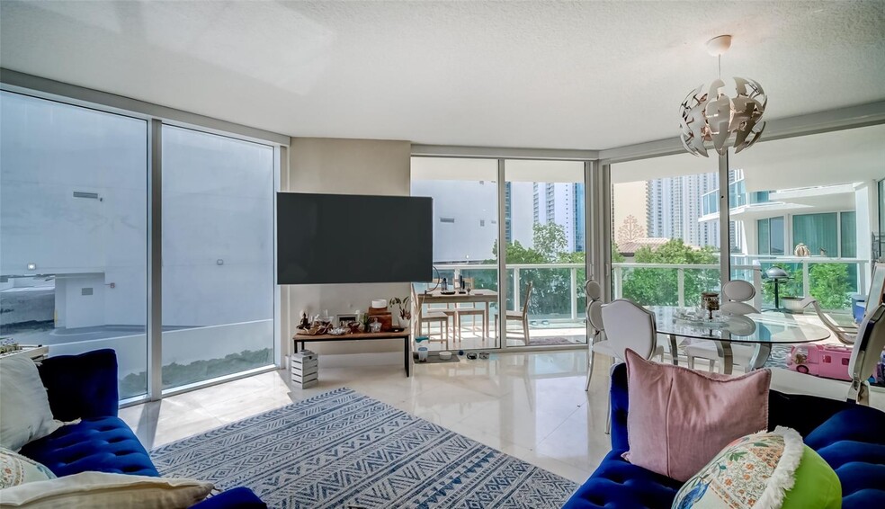 Building Photo - 150 Sunny Isles Blvd