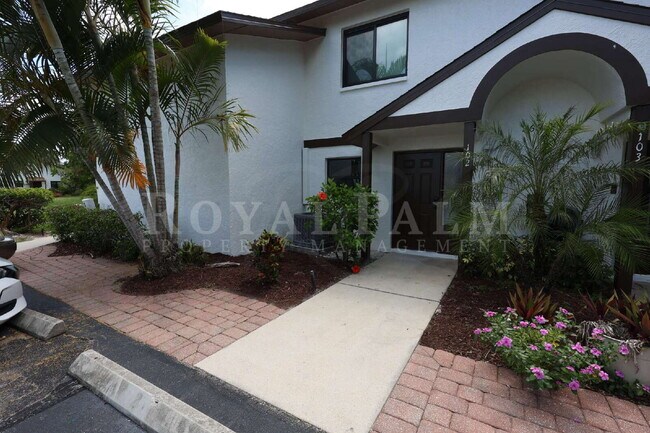 Building Photo - 2 Bed, 2.5 Bath Townhouse with Balcony, Pool & Prime Bonita Springs Location