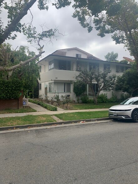 Building Photo - 144 S Bedford Dr