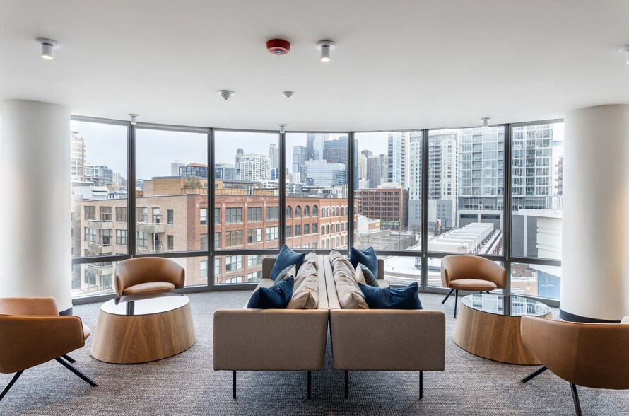 Building Photo - 645 N Kingsbury St