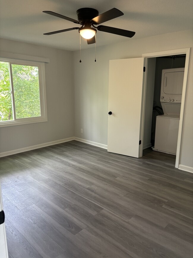 Primary Photo - 1313 Oakland Rd NE