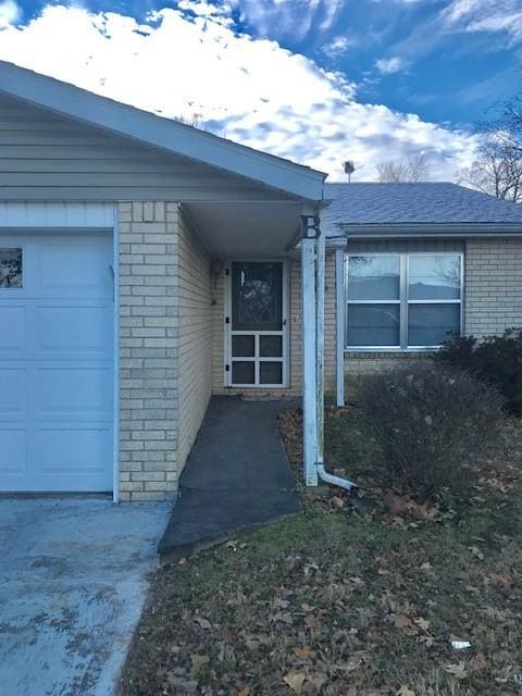 Building Photo - 1300 W Rolling Oaks Dr