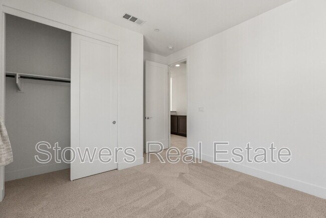 Building Photo - 2012 Confidence Wy