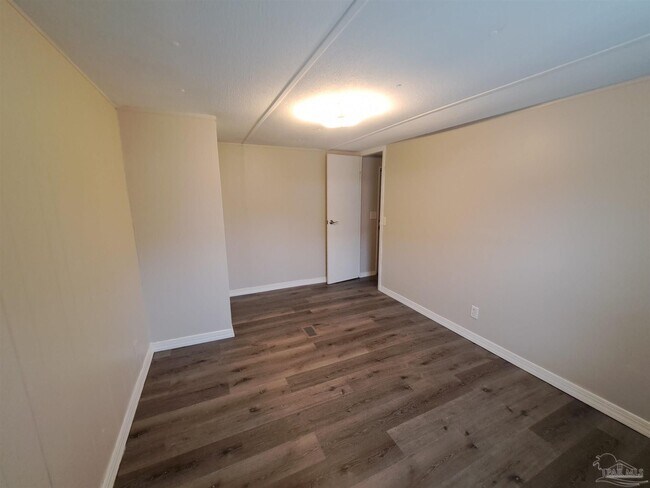 Building Photo - 2821 Hillcrest Ave