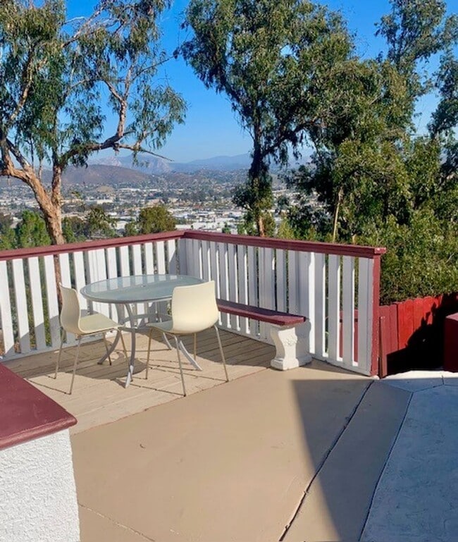Building Photo - Fletcher Hills Studio with Amazing View!