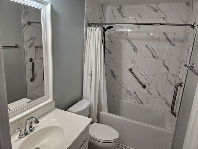 Building Photo - Fantastic 3br 2.5ba End Unit Townhome in North Raleigh! 1 Car Garage!