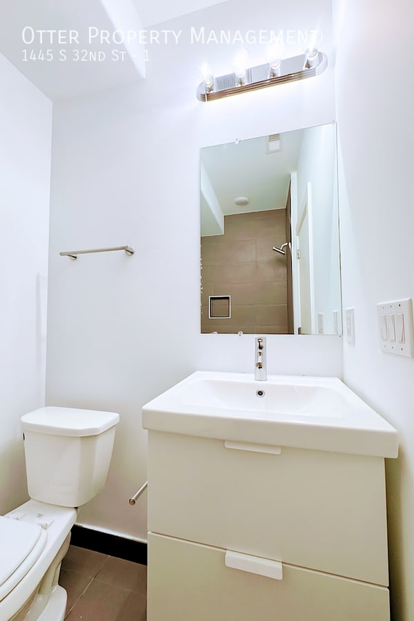 Building Photo - 1445 S 32nd St