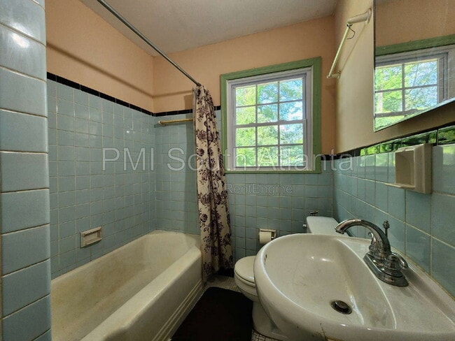 Building Photo - 2480 Spring Garden Dr SW