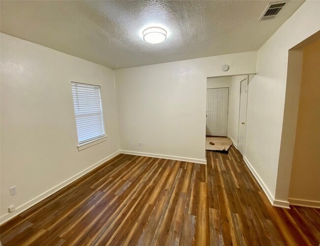 Building Photo - 400 S Bryan-Belt Line Rd