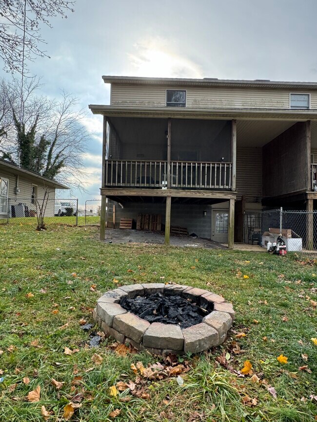 fire pit - 1048 Dual Pl