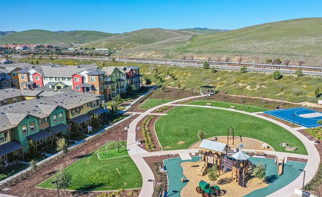 Building Photo - 436 Persimmon Cmn