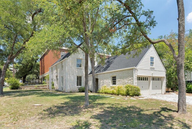 Building Photo - 610 Rathervue Pl