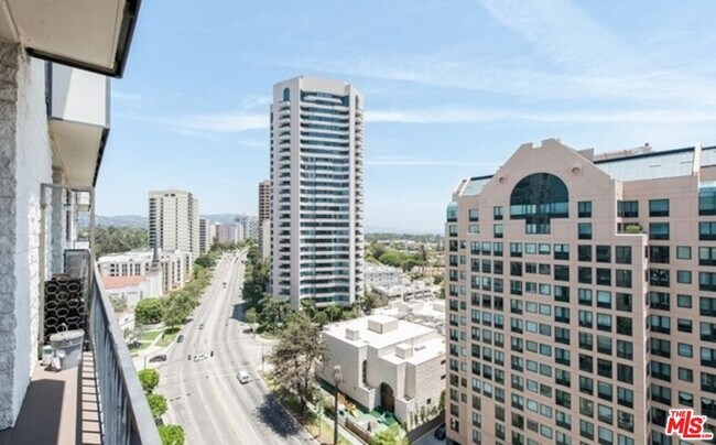 Building Photo - 10535 Wilshire Blvd