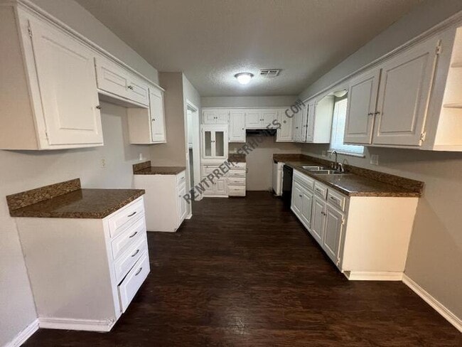 Building Photo - 2437 NW 112th St