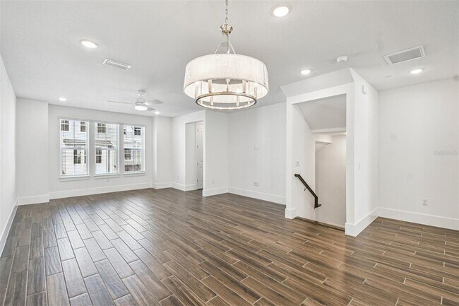 Building Photo - 1951 Risby Aly