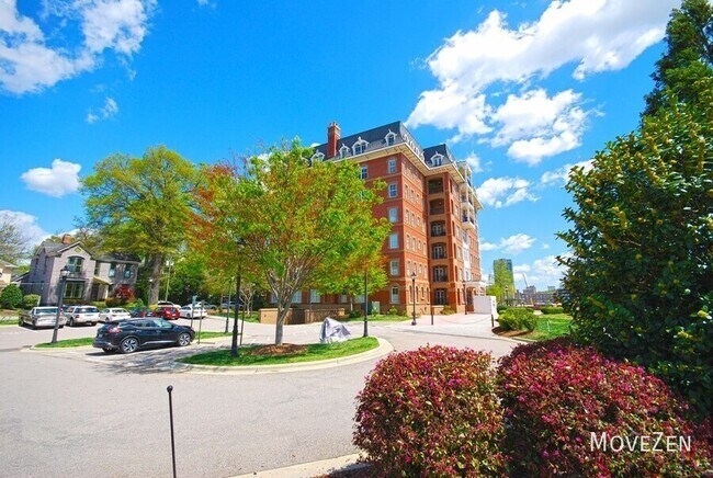 Building Photo - 710 Independence Pl