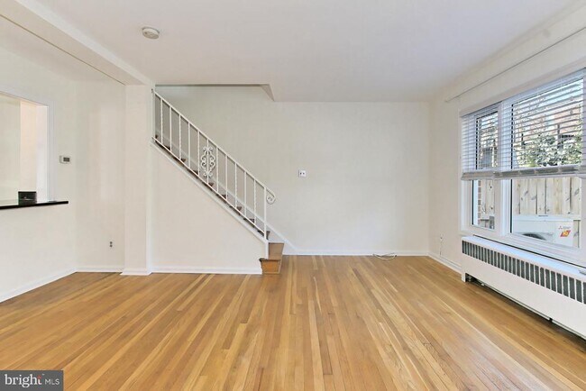 Building Photo - 2942 Landover St